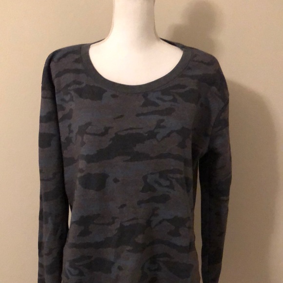 OCEAN DRIVE Camo Sweatshirt - Picture 1 of 10